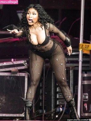 Nicki Minaj [ nicki-minaj ] - This one s for all my nerdy friends- Let s play some strip-Magic  I m
