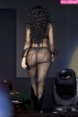 Nicki Minaj [ nicki-minaj ] - Say one word about my tits