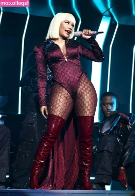 Nicki Minaj [ nicki-minaj ] - Imagine this phat ass in tights bouncing infront of that dick