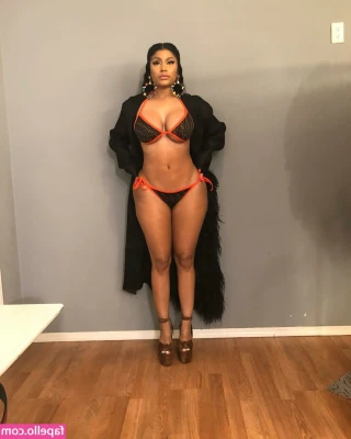 Nicki Minaj [ nicki-minaj ] - Goodnight bitches. Filming a sexy custom clip in these on Sunday!