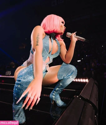 Nicki Minaj [ nicki-minaj ] - Here’s my peeee
