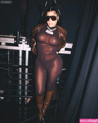 Nicki Minaj [ nicki-minaj ] - Pick a hole… any hole 🎱🕳️