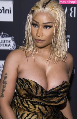 Nicki Minaj [ nicki-minaj ] - Facial Friday 😝