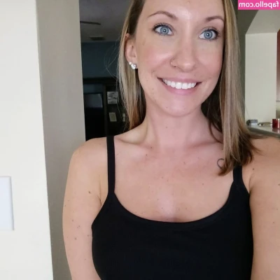 Brittibratti - 💋 Whew….back to the Grind….🎥  Ready to play…..💦🍆