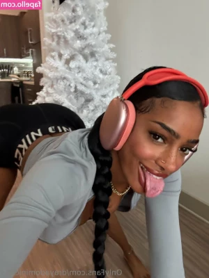drayadominicana - Mira como estoy grabando lo que te enviare por privado  te gusta asì