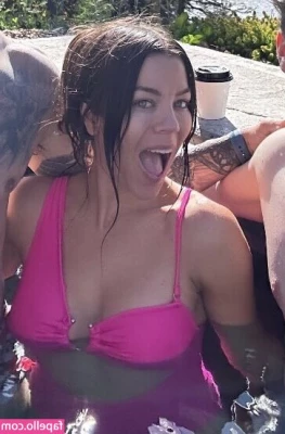 Jackie Redmond [ jackie-redmond ] - Worship this pink and grippy pussy