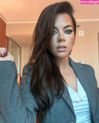 Jackie Redmond [ jackie-redmond ] - I would love if you would help me dry off please