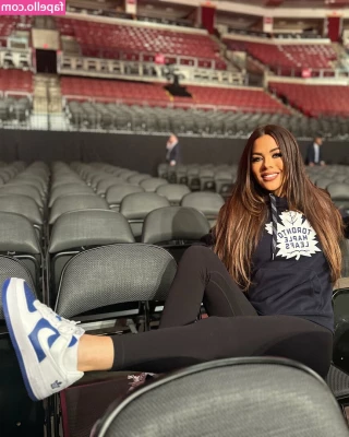 Jackie Redmond [ jackie-redmond ] - Happy Holidays