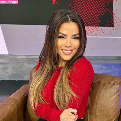 Jackie Redmond [ jackie-redmond ] - If you guys like twitch you should follow me! I just launched and did
