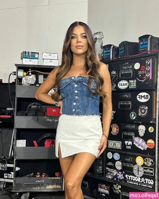 Jackie Redmond [ jackie-redmond ] - Daily dose of booty!  Been feeling a little extra sick lately, so