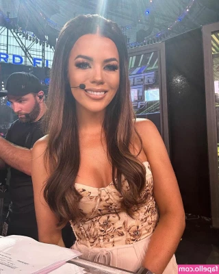 Jackie Redmond [ jackie-redmond ] - I’d make such a great wifey idk what’s taking so long