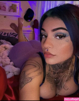 Anya Soles [ anya-soles ] - Got this top today, isn't it so fuckin CUTE?
