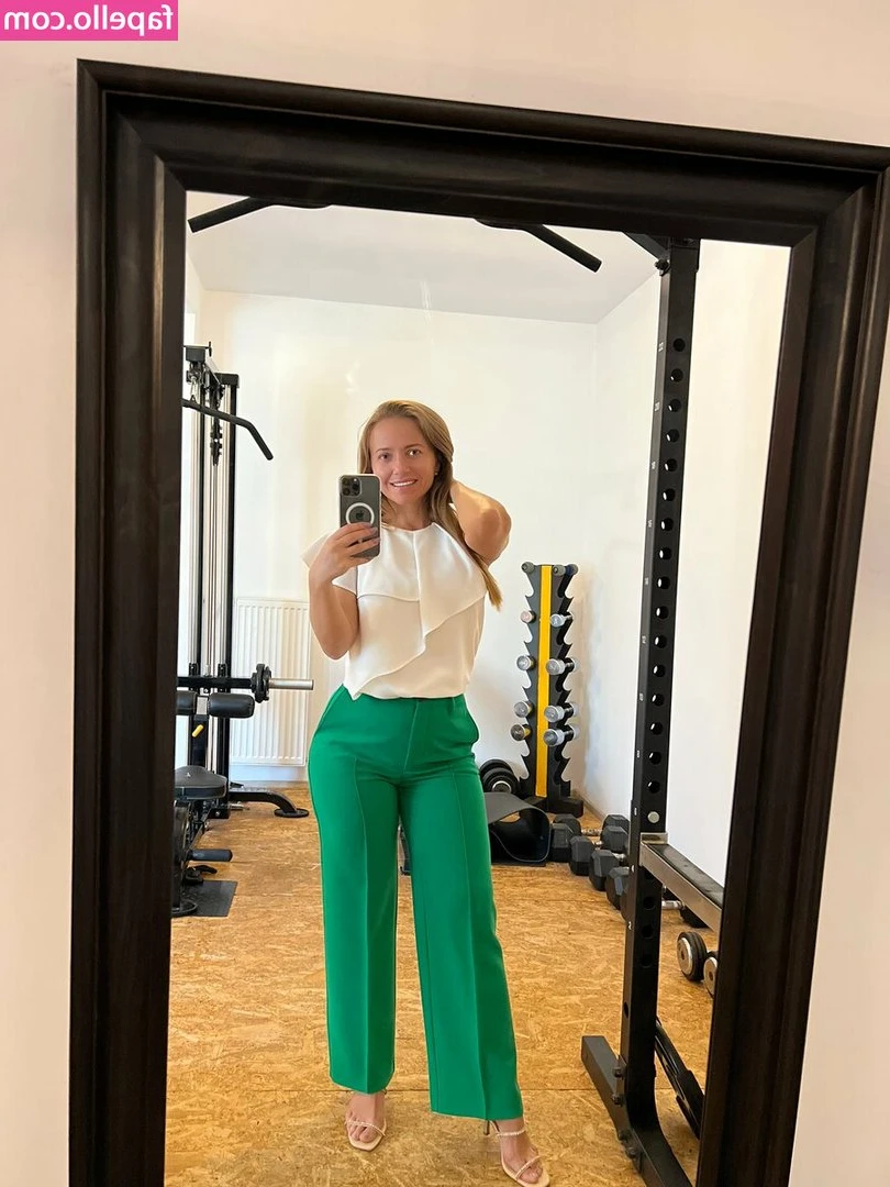 Olteancaludi - Shut me up and stick that cock down my throat daddy.🥵