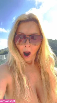 Carol Vord [ carol-vord ] - Tip for exclusive nudes 😉🎥💆🏽😍