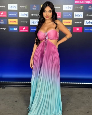 Nyvi Estephan [ nyvi-estephan-1 ] - Te animarías a cogerme si me encuentras así