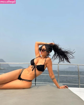 Nyvi Estephan [ nyvi-estephan-1 ] - Learn your place doggy   Full length in inbox or tip this post  5
