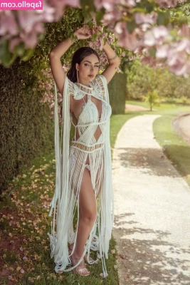 Nyvi Estephan [ nyvi-estephan-1 ] - Leather and stocking for a great fuck  Claire xx