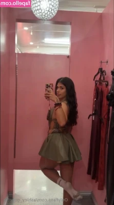 Ashley _goyette [ ashley-goyette-5 ] - Editing vids today but wanted to wish everyone a great day. Let’s