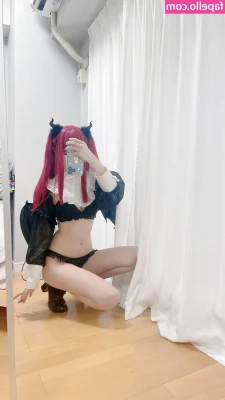 tokio0131 - Lay down and worship my feet 😈🦶🏻