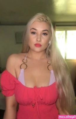 Amber Koltzow Bastick [ amber-koltzow-bastick ] - Creampied by @thiccdiccc 🍑 💦 Strong knees 😉