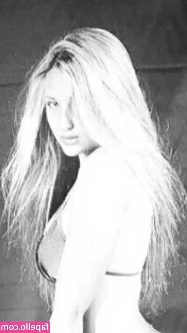 Amber Koltzow Bastick [ amber-koltzow-bastick ] - I need a playmate