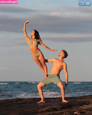 Madison Chock [ madison-chock ] - Under those clothes there's a huge person 💥😍