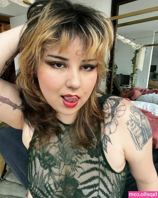 Suki Jade [ suki-jade ] - Rub your cock against the nipple.