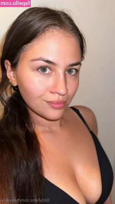 DilanYesilgoz - ใส่เสื้อคลุมหน่อย​