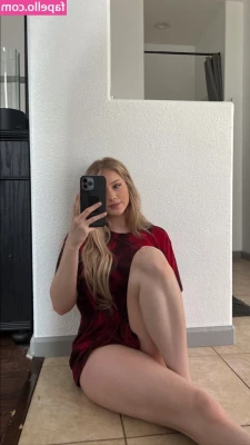 Msfiiire [ msfiiire-77 ] - I love being naked  Who wants to join me
