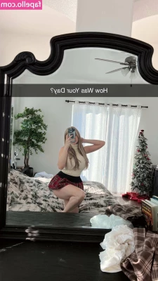 Msfiiire [ msfiiire-77 ] - A silly girl with her silly vegetables 🥕🥦🍆🤪  I’m not