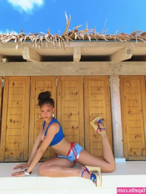 nydiahsoto - Face down, ass up.. that's the way I like to fuck 😈
