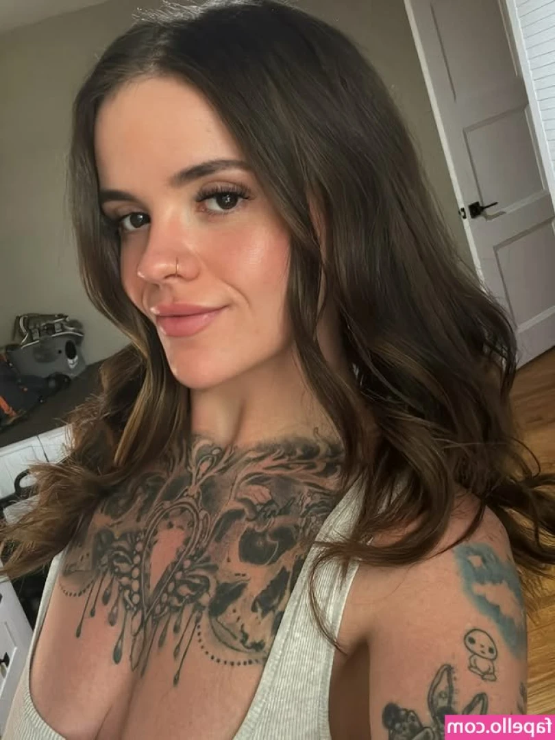 Destiny Corbett [ destiny-corbett ] - Hot 🍯