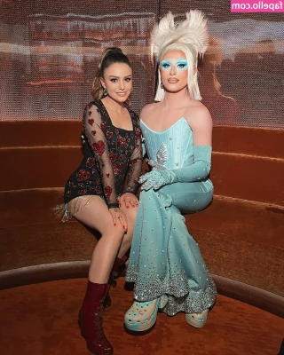 Cher Lloyd [ cher-lloyd ] - HAPPY 420! 💚🌱🤙🏼 See you in my dm for a naughty surprise!!