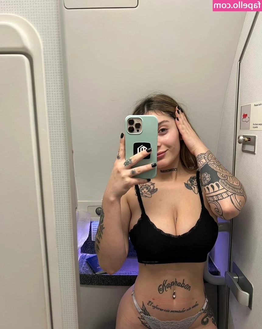 La.roli25 [ la-roli25 ] - How do I look babyyy? 😈😈😈