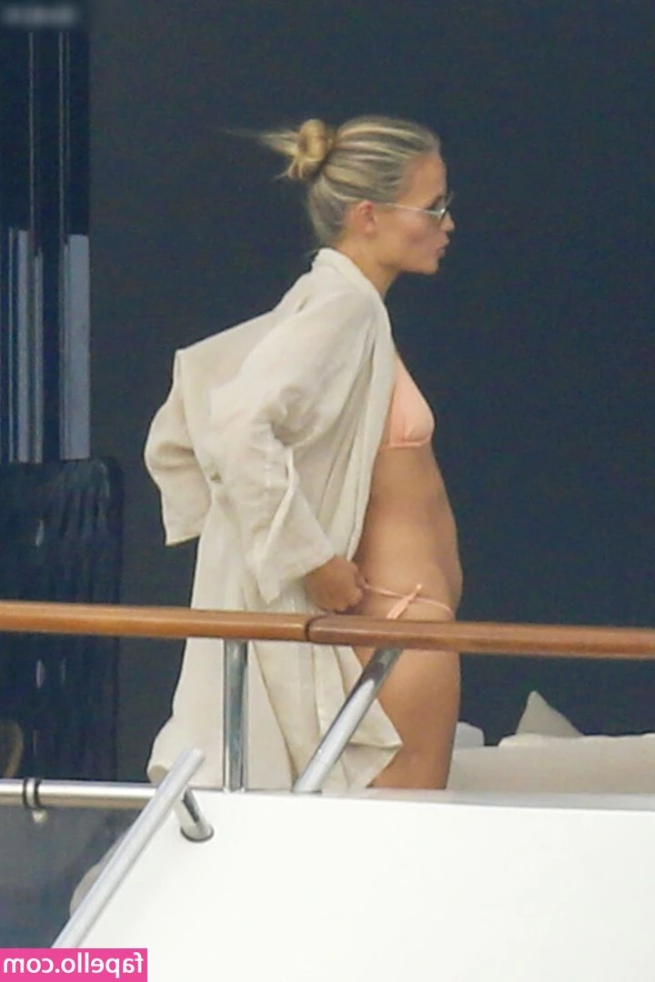 Natasha Poly [ natasha-poly ] - Evening treat 👅