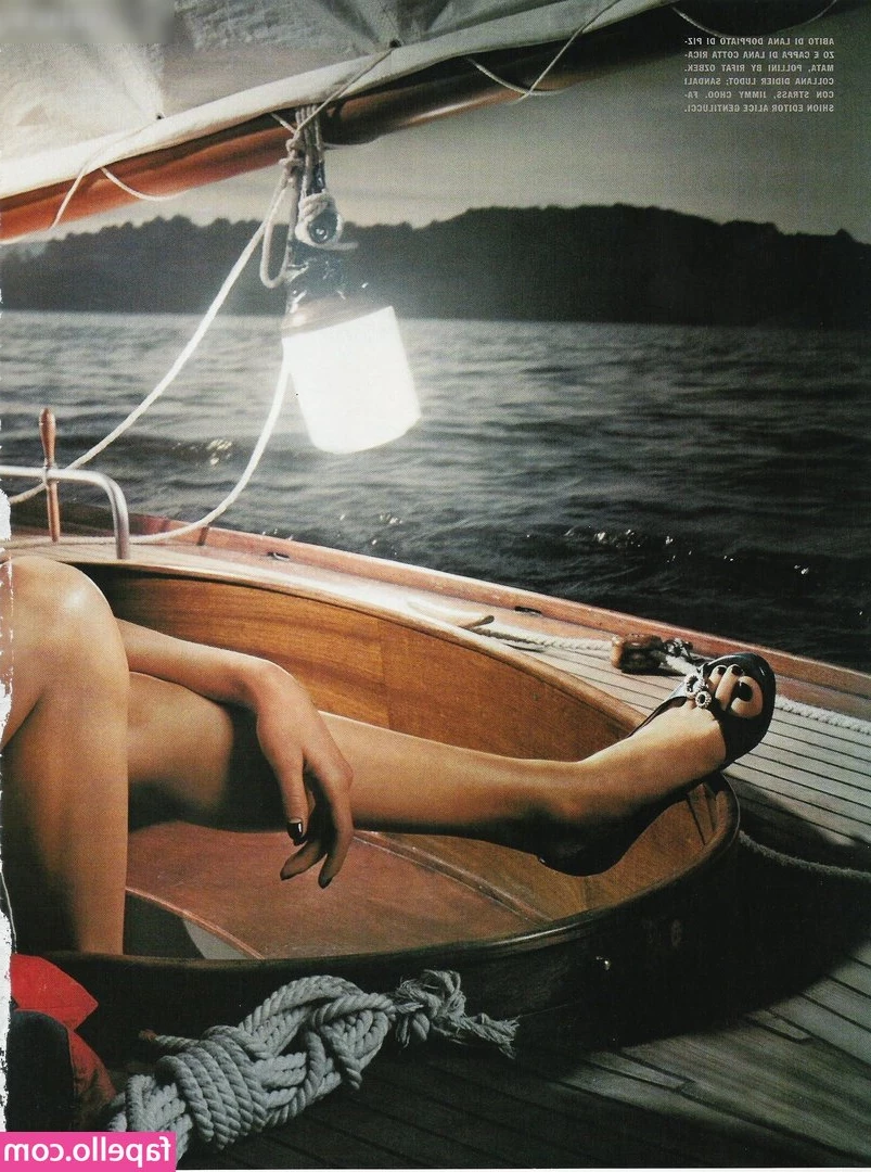 Natasha Poly [ natasha-poly ] - I m so cold and alone  with no one to cuddle