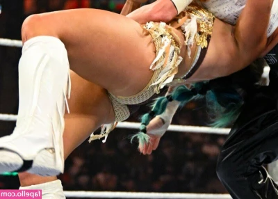Lyra Valkyria [ lyra-valkyria ] - My perfectly pedicured toes are made for your mouth. Period.