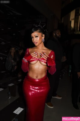 Saweetie - La verdad estos meses me ha costado sentirme sexualizado  así que