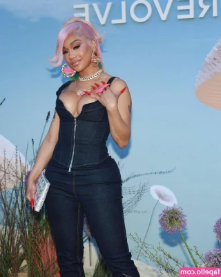 Saweetie - you want to suck your rich cock