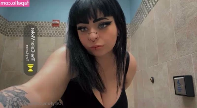 urgothfairy666 - Went into a bar dressed like Velma and fucked a bartender in the