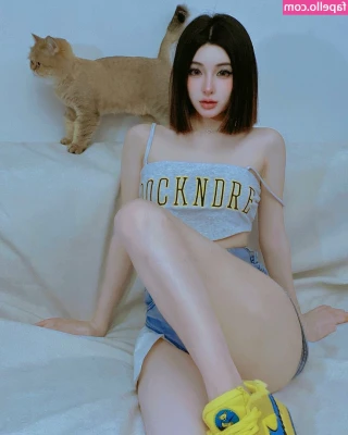 Ivy Ai.lin20_ [ ivy-ai-lin20 ] - Pre pregnancy, when I could actually wear jeans lol