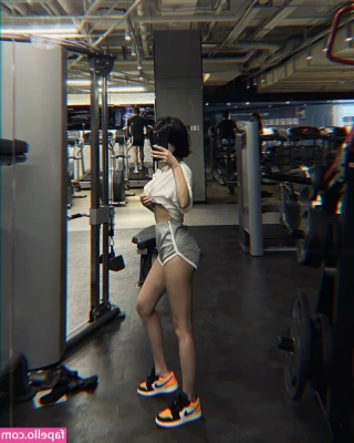 Ivy Ai.lin20_ [ ivy-ai-lin20 ] - 😌👀suck on them in the car?