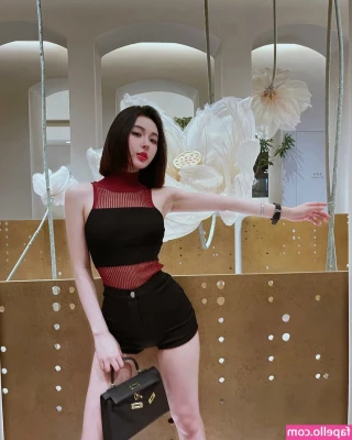 Ivy Ai.lin20_ [ ivy-ai-lin20 ] - 👄...Start your day BIG 😉...🍆