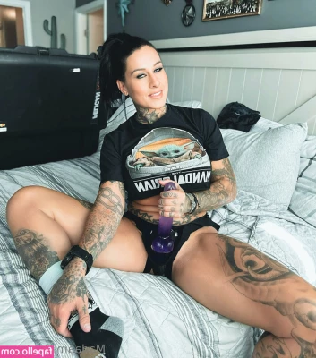 Kinessa Johnson [ kinessa-johnson ] - Look how pink she got after that dildo