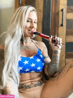 Kinessa Johnson [ kinessa-johnson ] - Hanging out  amp  answering messages