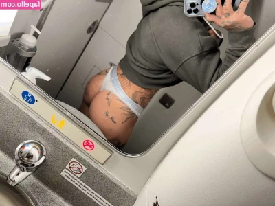 Kinessa Johnson [ kinessa-johnson ] - Just finished pumping and pound the Pecs and now it s time for you 
