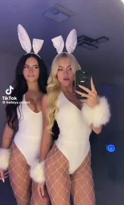 Haileyy.cutlerr [ haileyy-cutlerr ] - Would you like a taste?? 🤤