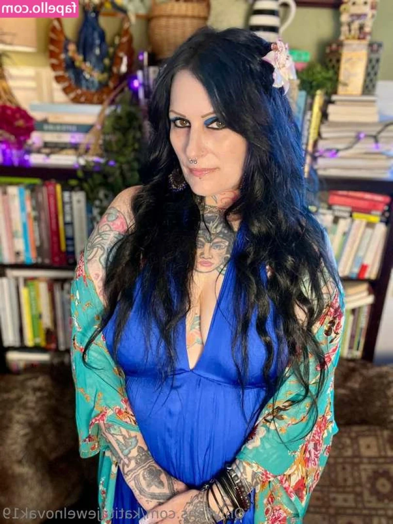 Katita Jewel Novak [ katita-jewel-novak ] - Going to be online all day today and going to take new content. Cum