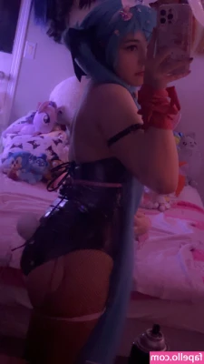 adudethatcosplays - Do you like to see how I walk and my breasts bounce? 😋