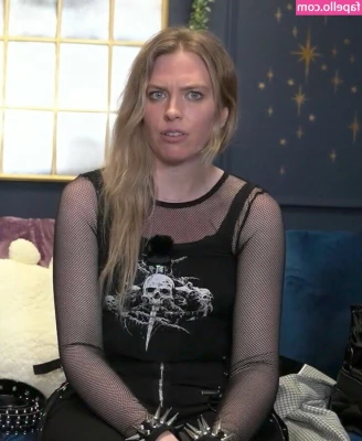 QTCinderella [ qtcinderella-15 ] - Are you in the holiday spirit yet? @macyanne @desiwoods420